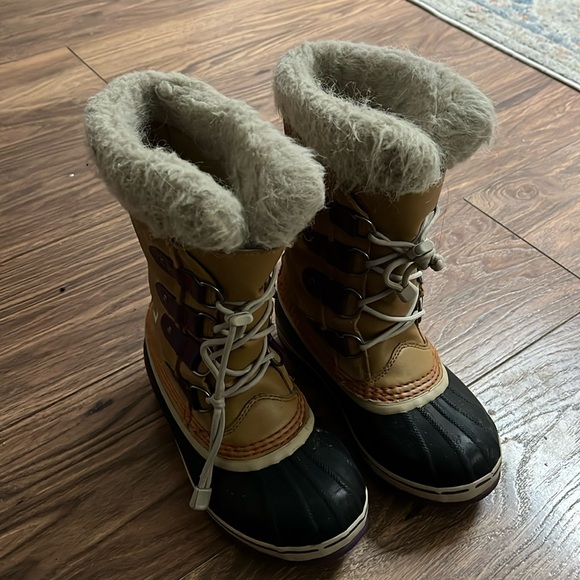 Sorel Other - Sorel Kids US 3 Joan of Arctic Waterproof Suede Insulated Snow Boot